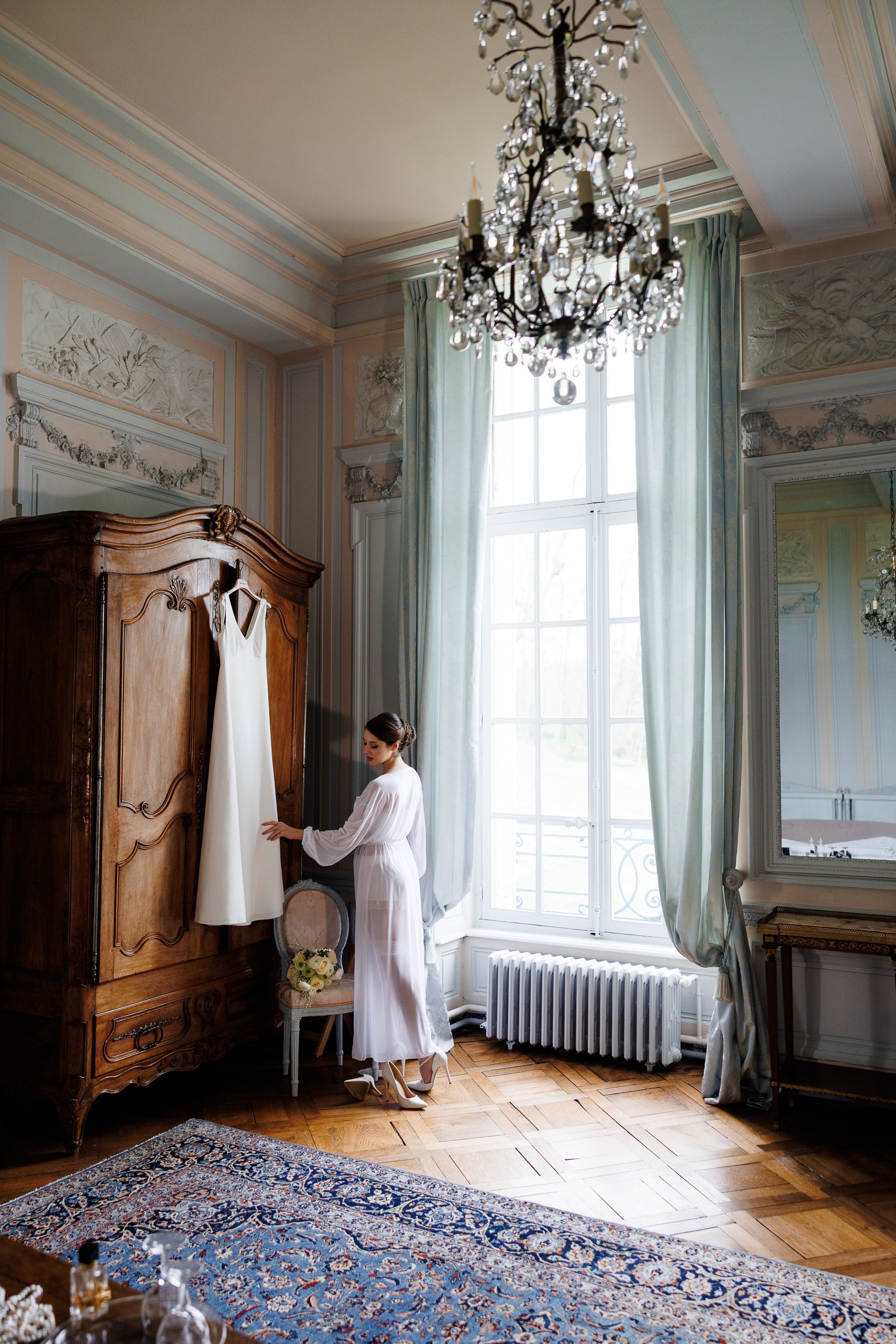 photo of the bride in the castle room