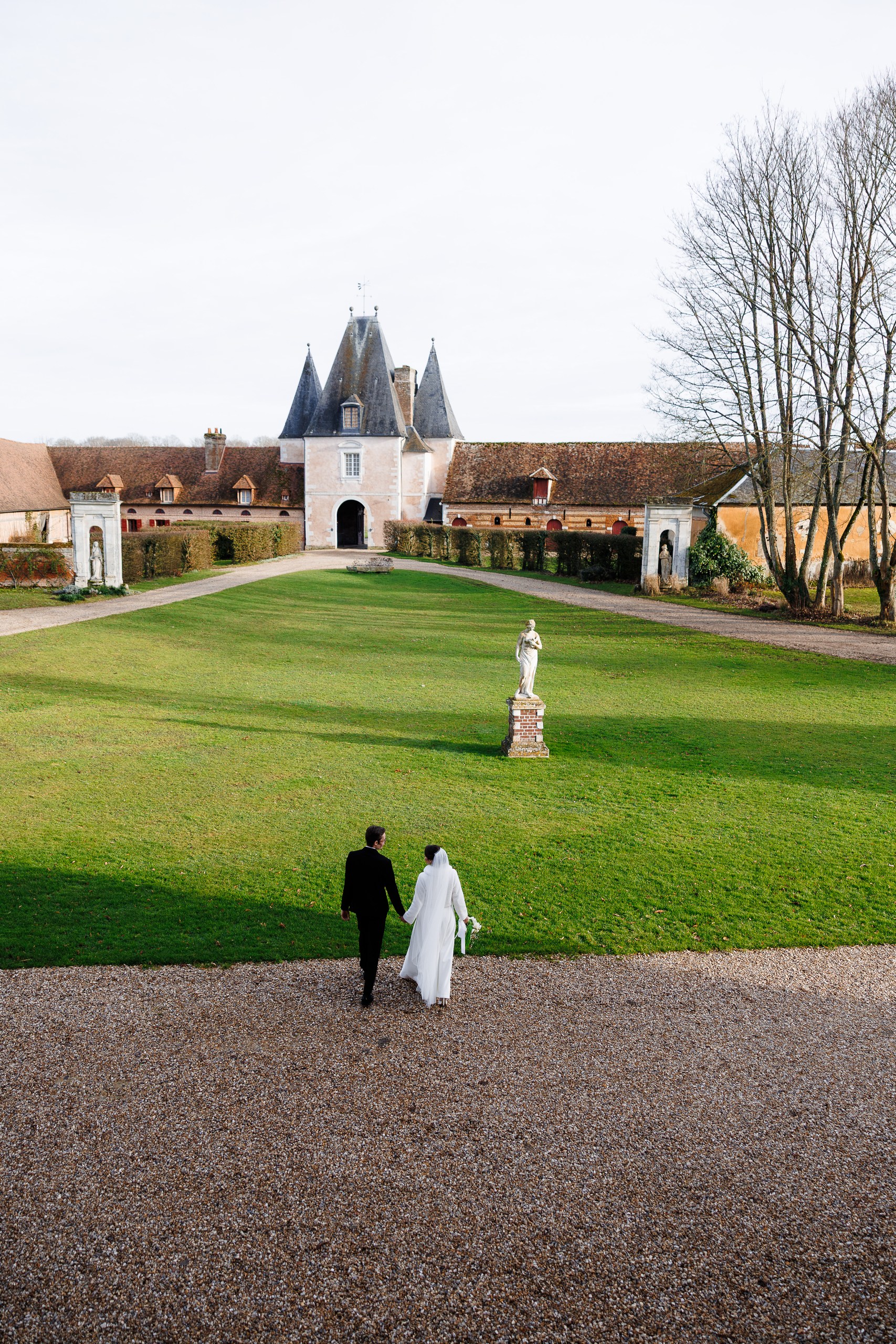 wedding photoshoot for a couple in a castle