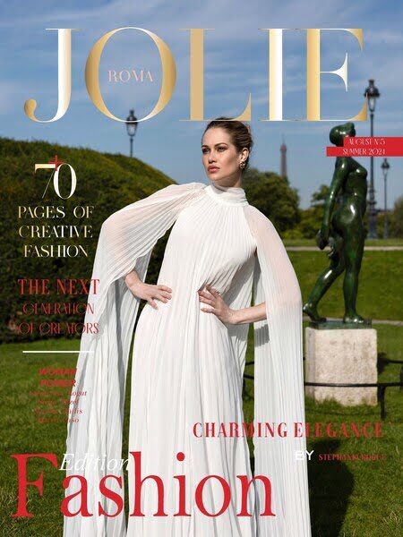 my professional photoshoot in Paris on the cover of Jolie magazine